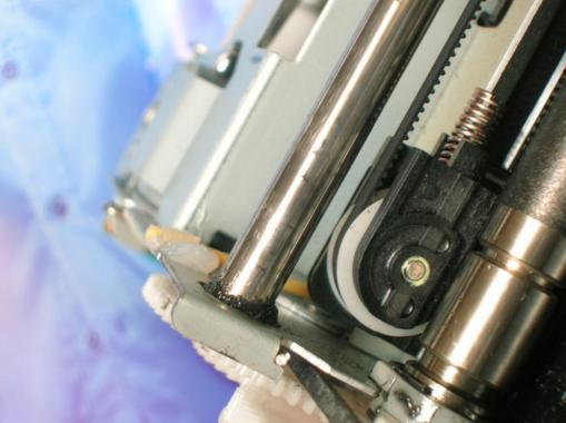 激光打印机怎么设置打印字体更黑,激光打印机打印出来有黑条怎么办