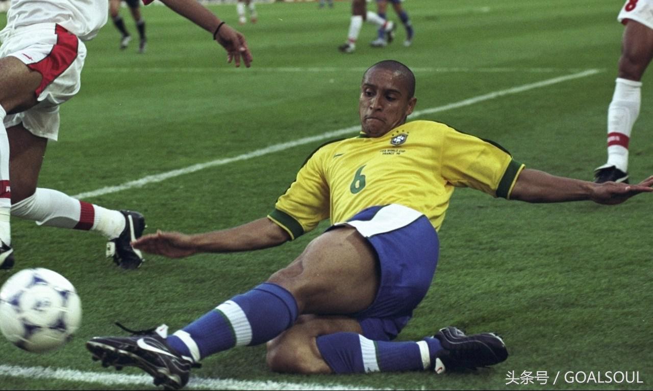 能攻善守的边后卫有哪些,21世纪前十年世界足坛十大边后卫