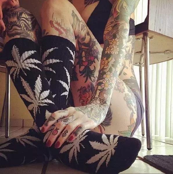 袜子不好穿着小妙招,袜子穿不牢小妙招