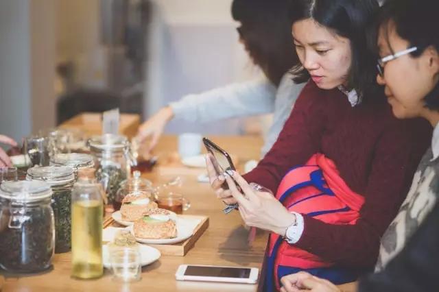 越秀丨咖啡遍野的淘金，这家手冲茶叶店却成了“网红”