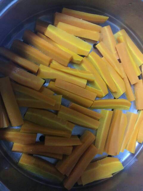 自制狗狗零食胡萝卜鸭肉条 (自制狗狗胡萝卜肉球小零食)