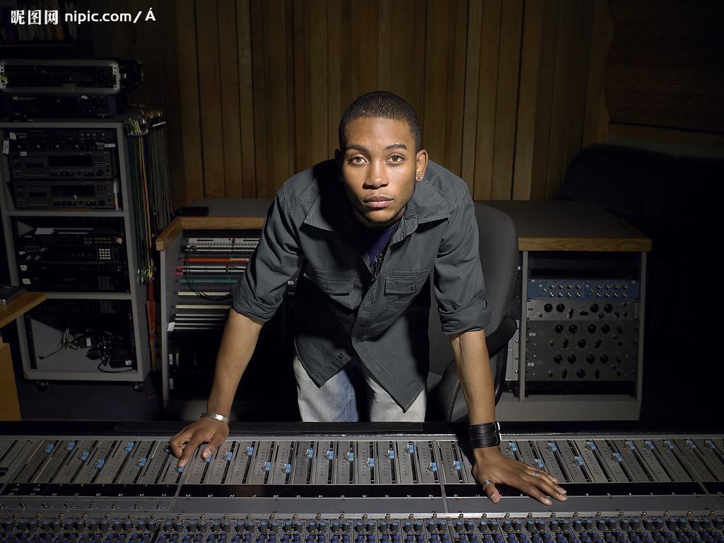 国外月入十万的行业,音乐方面比较挣钱的职业