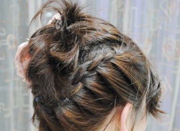 簪子盘发教程中短发,女生短发盘发简单好看的视频