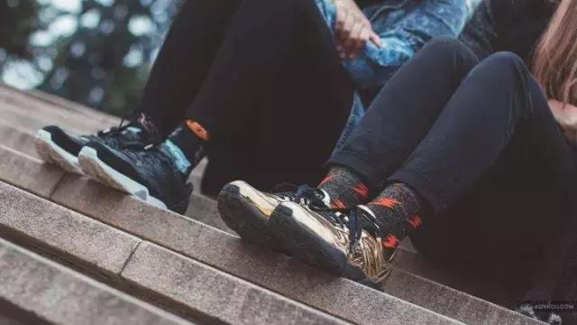 袜子不好穿着小妙招,袜子穿不牢小妙招