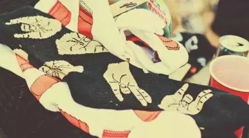 袜子不好穿着小妙招,袜子穿不牢小妙招