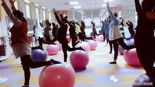 卧英雄式瑜伽功效和好处,孕期瑜伽的十大好处图