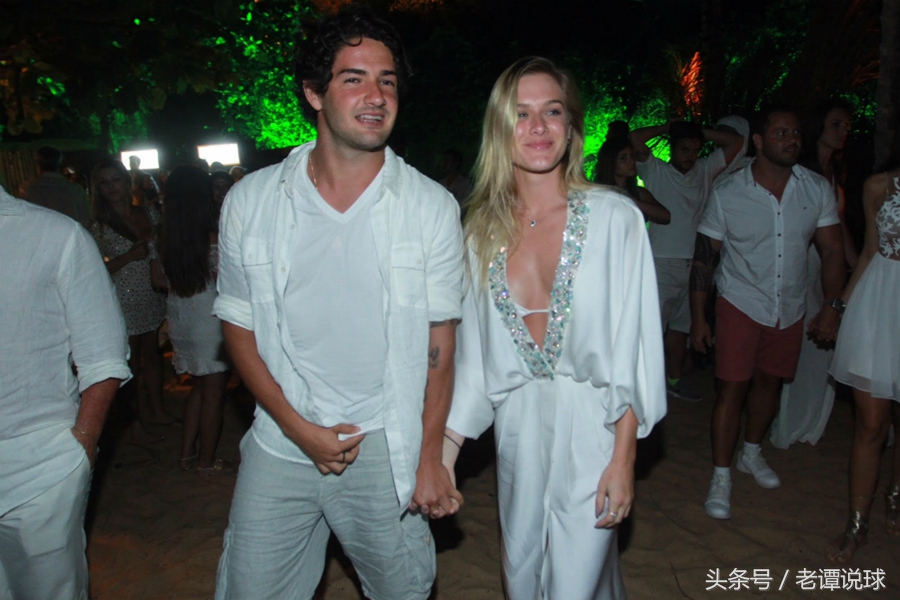 国外版素素：帕托与女友上演天仙配惹来中超春风十里桃花香