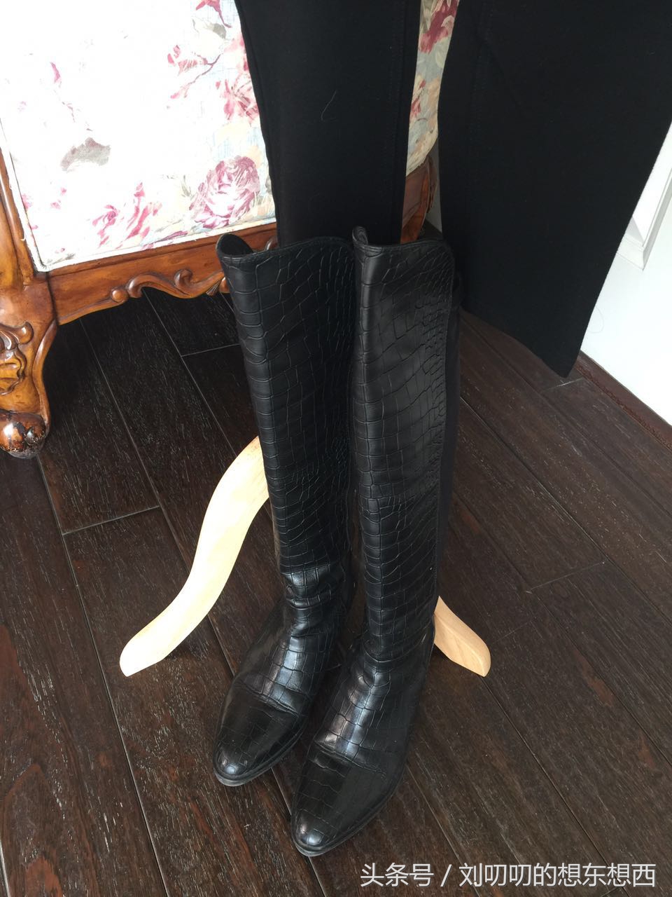 一身黑需要提点亮-一日一Look之黑配白五