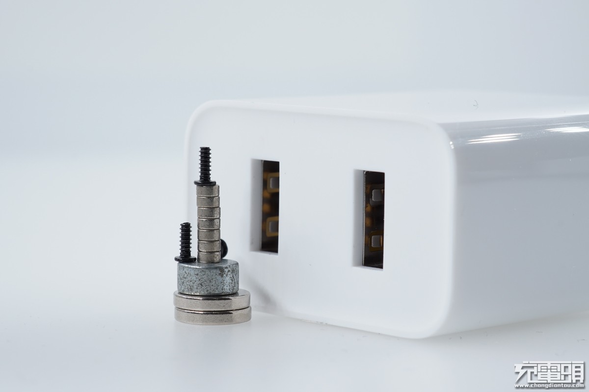 小米65w充电器cdq07zm拆解,充电器cdq03zm和ado7zw有什么不同