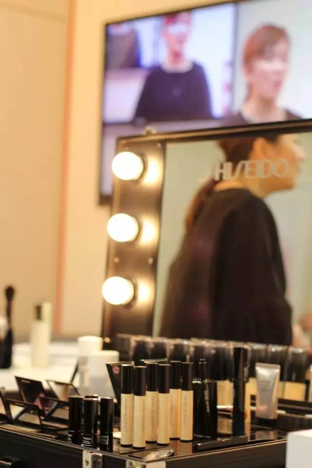 资生堂七色蜜粉,日本资生堂定妆蜜粉