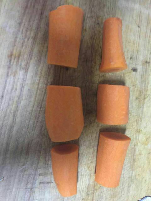 自制狗狗零食胡萝卜鸭肉条 (自制狗狗胡萝卜肉球小零食)