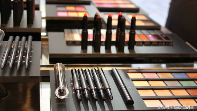 好莱坞顶级化妆师的彩妆品牌TroySurratt！