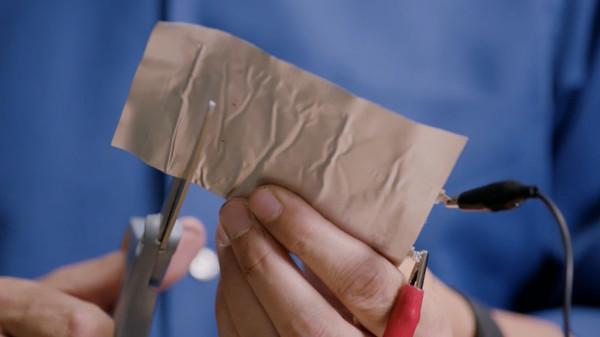 苹果飞碟新总部即将投入使用，iPhone式冲水马桶设计亮了