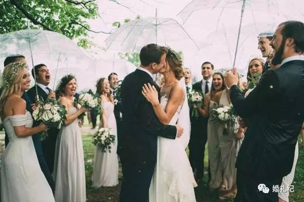 户外婚礼下雨文案怎么写,草坪婚礼遇到下雨怎么办