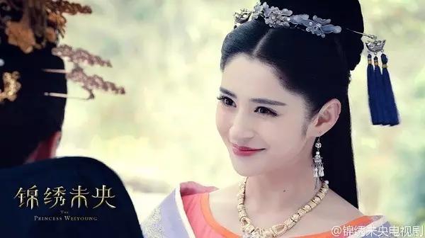 春日桃花妆容教程,桃花妆古风妆容教程