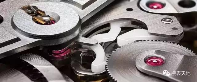 我看着你转身离去,我看见一棵树