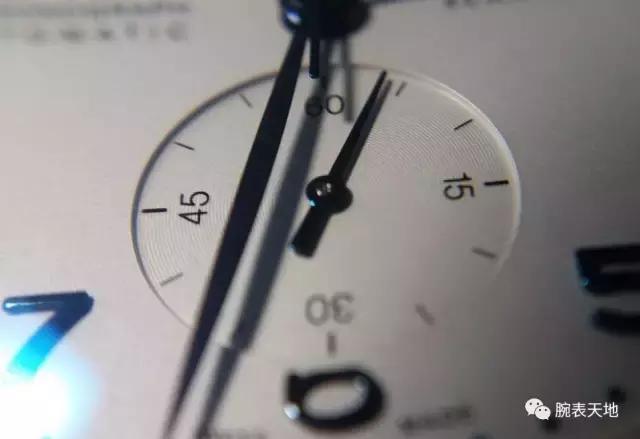 我看着你转身离去,我看见一棵树