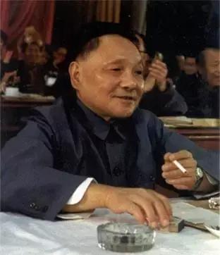 改革巨擘*小平邓**