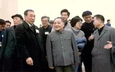改革巨擘*小平邓**