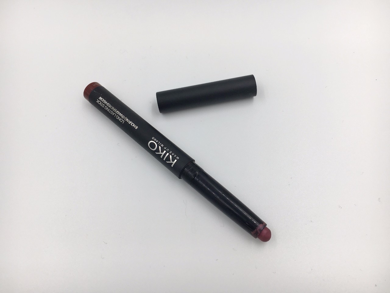 这个成都女孩说：不化眼妆的姑娘，活该你丑