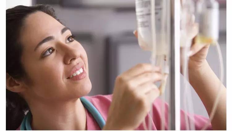 宝宝输液用留置针好还是钢针好,输液扎针时用软针管好吗