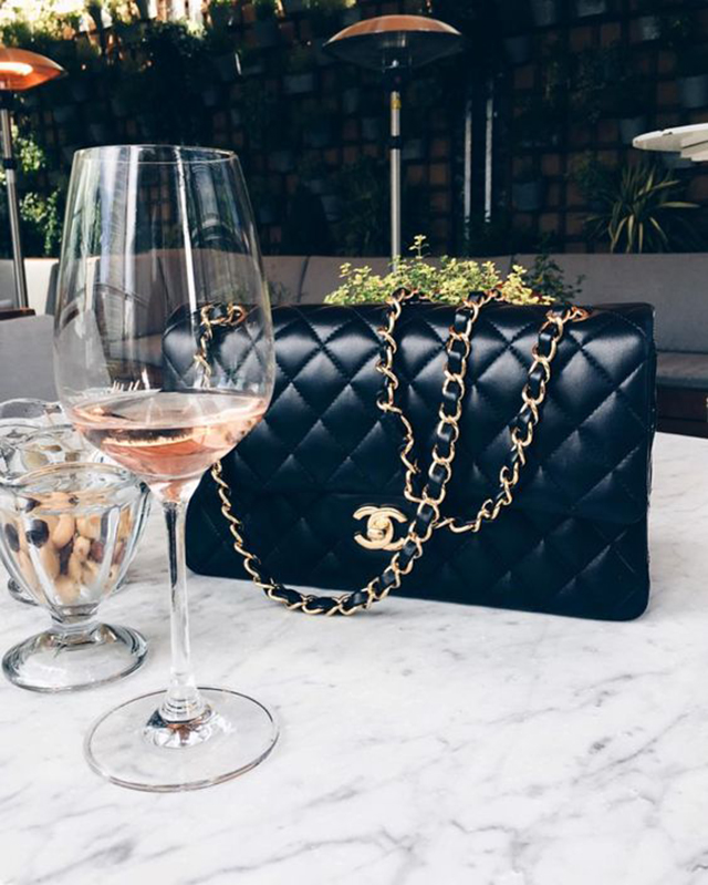 爱情会过期歌曲,爱情会过期跟谁都一样