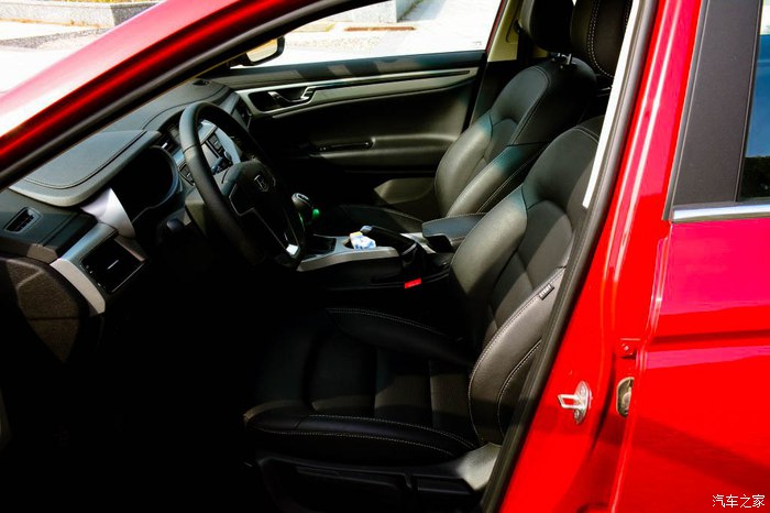 吉利帝豪gl10万公里还值得购买不,一八年吉利帝豪gl的优缺点