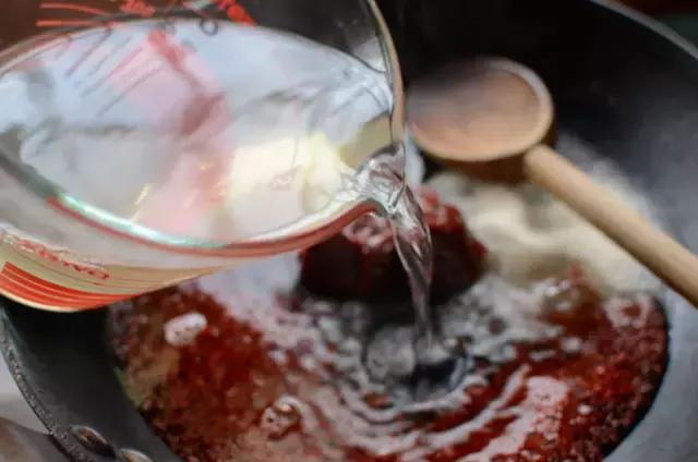 韩国部队锅详细做法,家常韩国部队锅