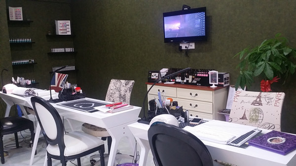 如何开一家赚钱的美容美甲店,新手如何开一家美甲店