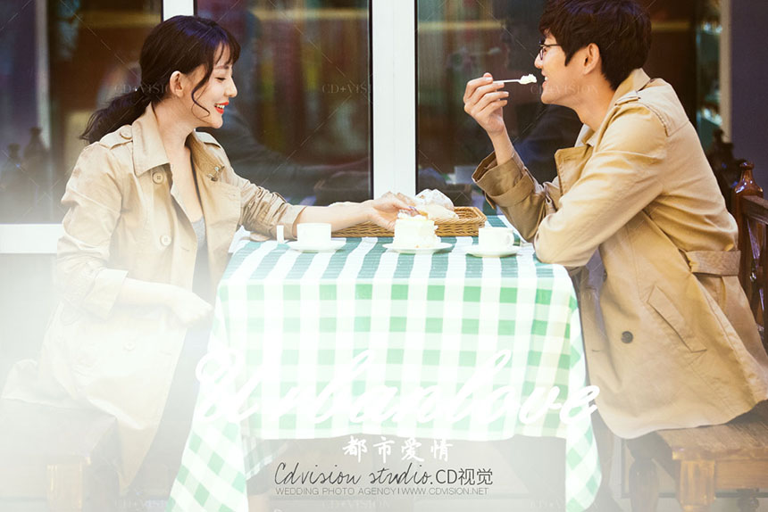 尝试一下各种不同风格婚纱照,纪实法式复古婚纱照