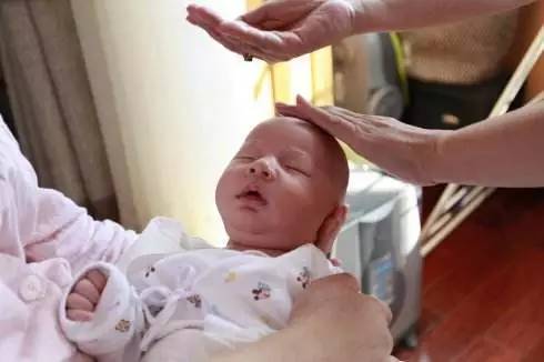 新生儿需要关注的事项和保养,新生儿照顾重点