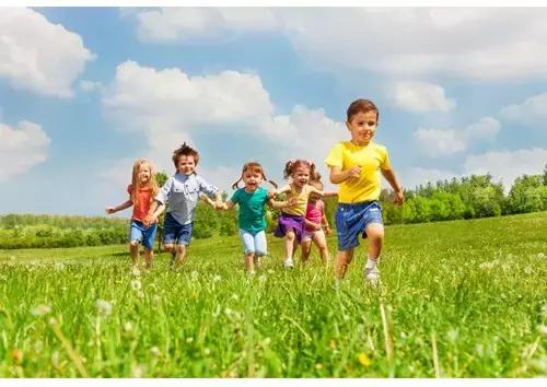 7岁男鼻鼾声好大,8岁小男孩晚上睡觉鼾声大