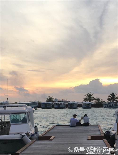 刘翔骑女友戏水，惹恼女权还是道德婊？喷子们叮咬英雄可休矣！