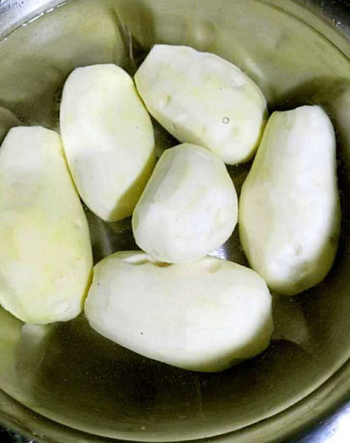 炸薯条要炸多久才会脆,炸薯条第一次炸与复炸的间隔