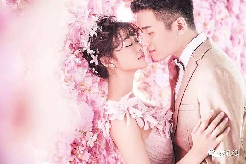 床头婚纱照优缺点,床头婚纱照竖版好看还是横版好看