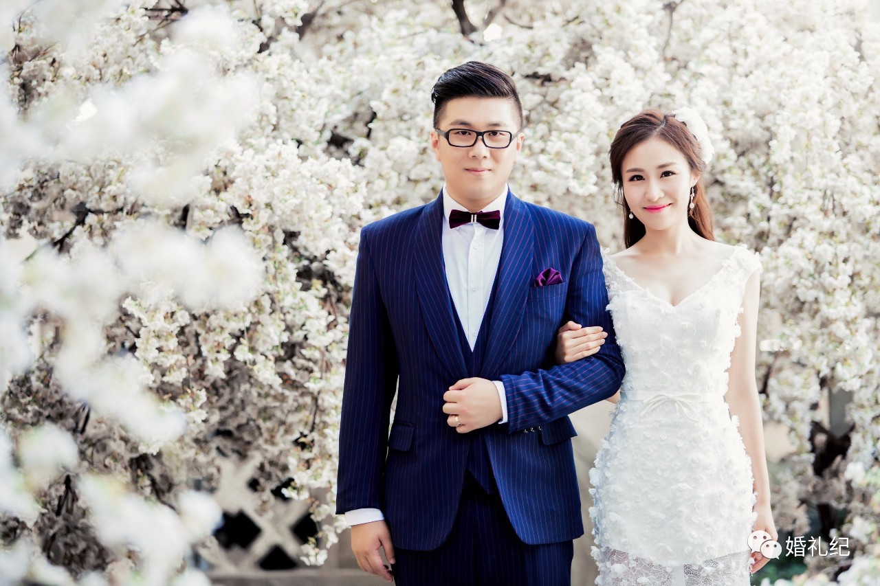 床头婚纱照优缺点,床头婚纱照竖版好看还是横版好看