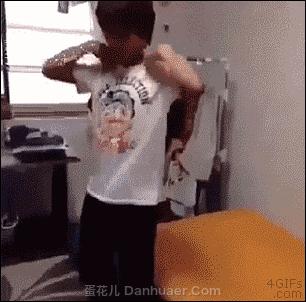 女生说我只喝洋酒的时候怎么回答,女生说她只喝红酒