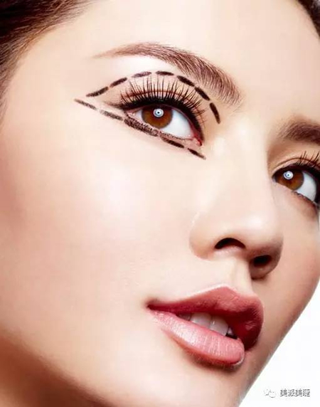 美睫单根扁毛取胶正确手法,中式美睫的镊子手法