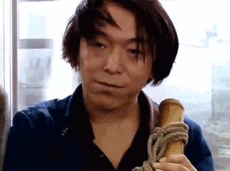 发型决定一个人颜值,发型帅气喷雾定型