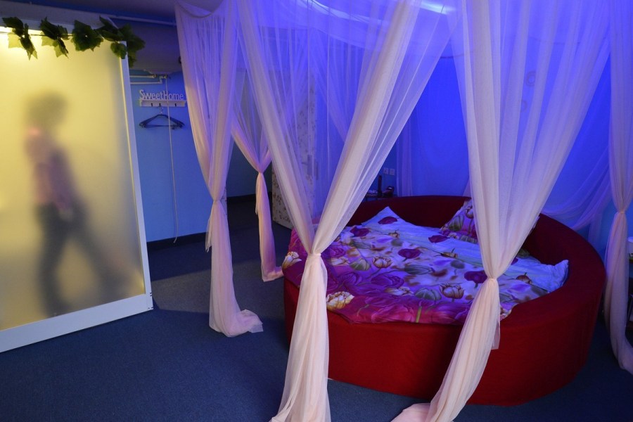 各国情侣酒店对比,外国酒店vs中国酒店