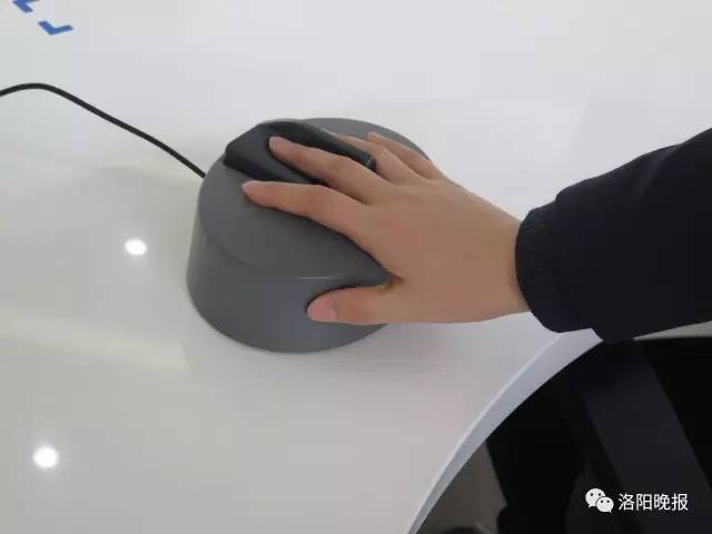 不得了！洛阳市民无需带卡，刷手指、刷脸就能存取款了！