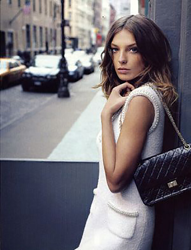 爱情会过期歌曲,爱情会过期跟谁都一样