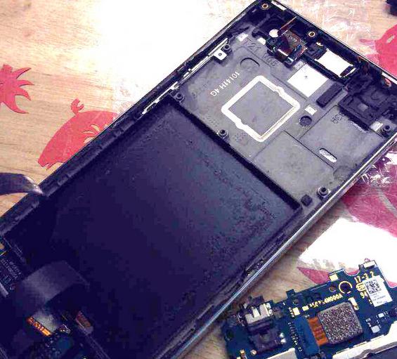 小米手机排线坏了可以自己换吗,小米手机换开机排线教程