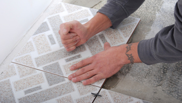 瓷砖空鼓掉落是谁的责任,瓷砖掉落找准方法巧解决