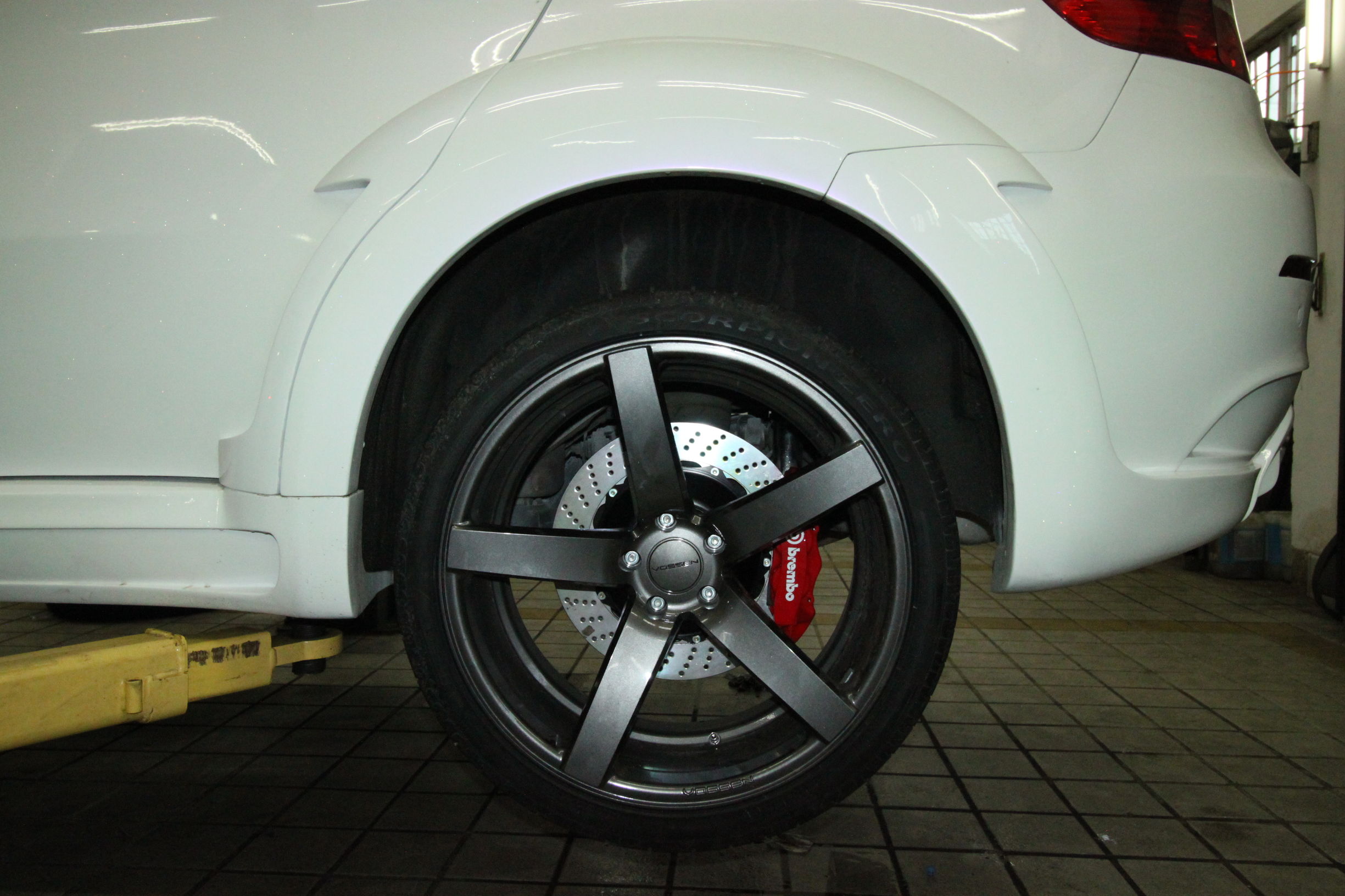 老款宝马x6改大灯和前后包围,宝马x6内外老改新改装案例