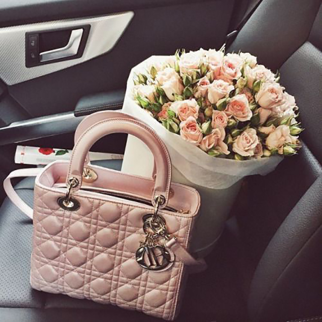 爱情会过期歌曲,爱情会过期跟谁都一样