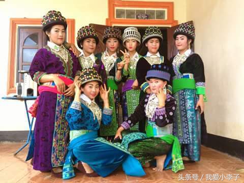 苗寨小女孩拍照,苗寨女生拍照姿势