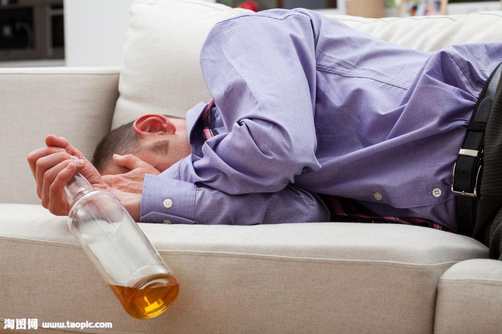 马小丝是我工地同事，来城市是来找他老婆秋红的，秋红是杀人重犯