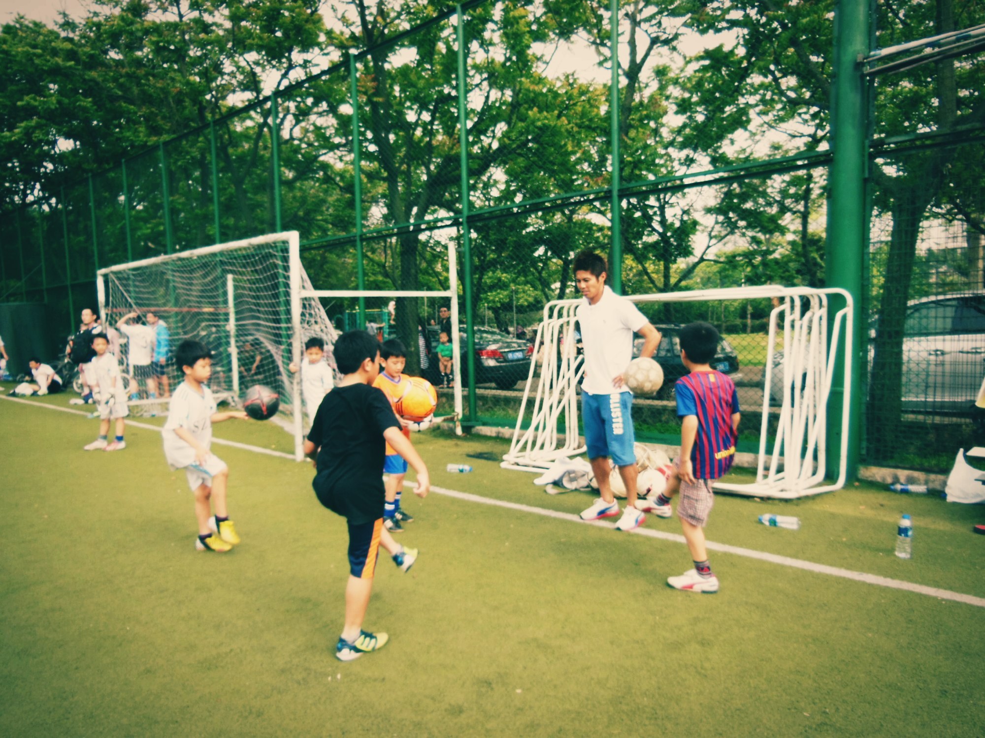 那些扎根中国的外援们一人竟手握欧洲教练证书执教高中校队