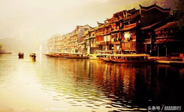 湘西凤凰城沱江风景,印象湘西凤凰古城